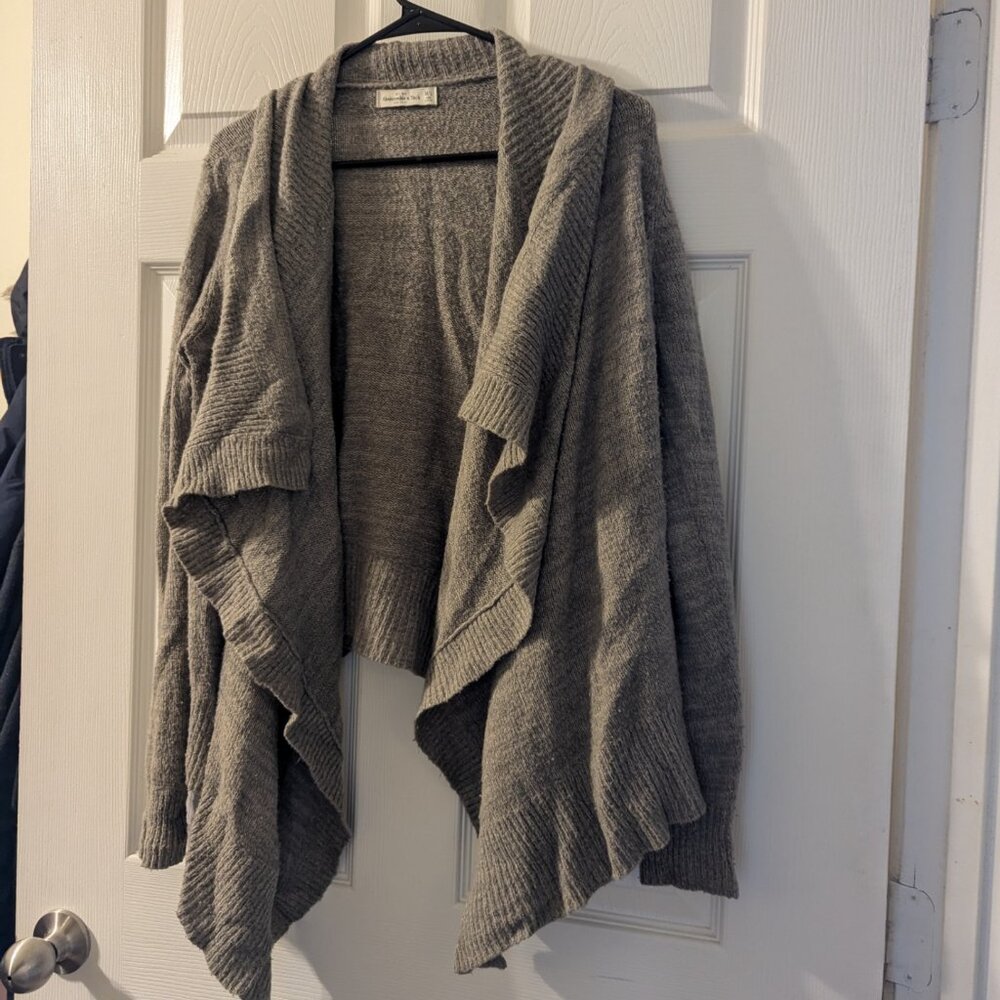Size Medium/Large - Abercrombie & Fitch - Hi-Lo Cardigan